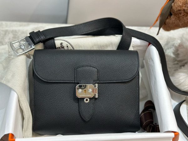 Hermes Sac a depeches 21 bag Black Togo Leather