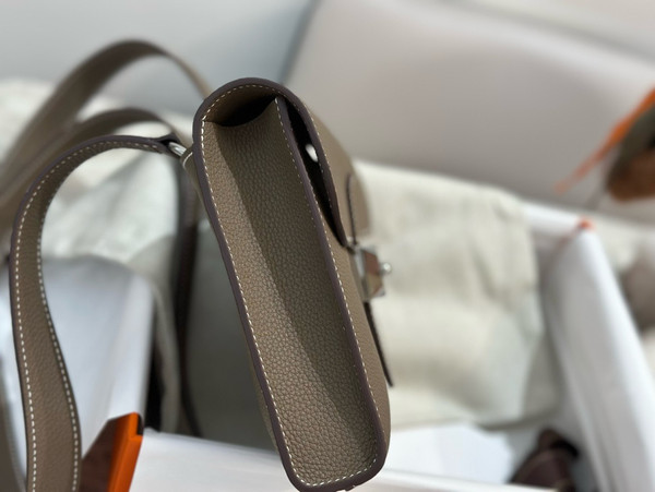 Hermes Sac a depeches 21 bag Etoupe Togo Leather