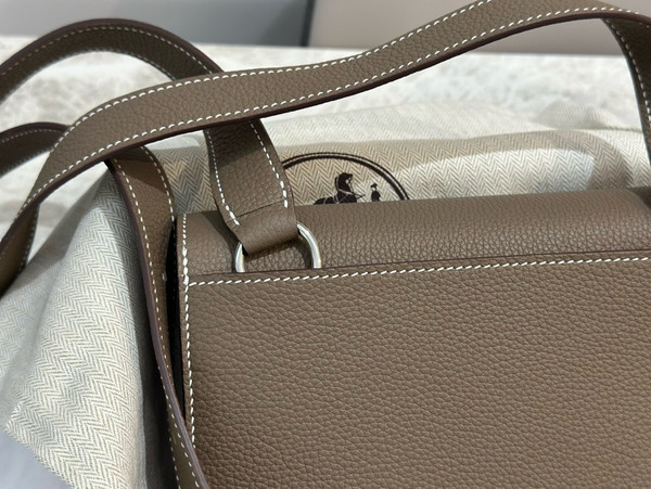 Hermes Sac a depeches 21 bag Etoupe Togo Leather