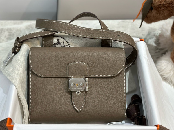 Hermes Sac a depeches 21 bag Etoupe Togo Leather