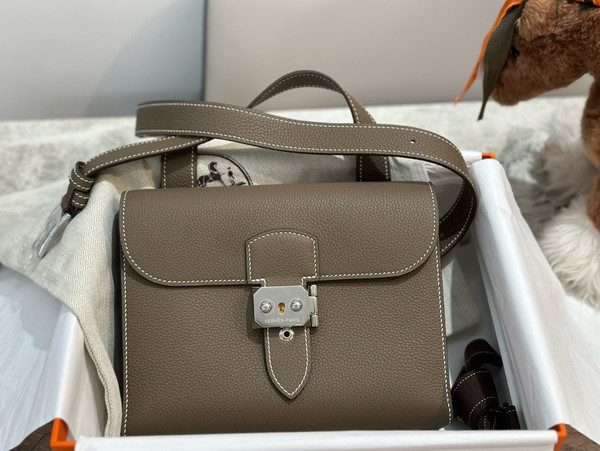Hermes Sac a depeches 21 bag Etoupe Togo Leather