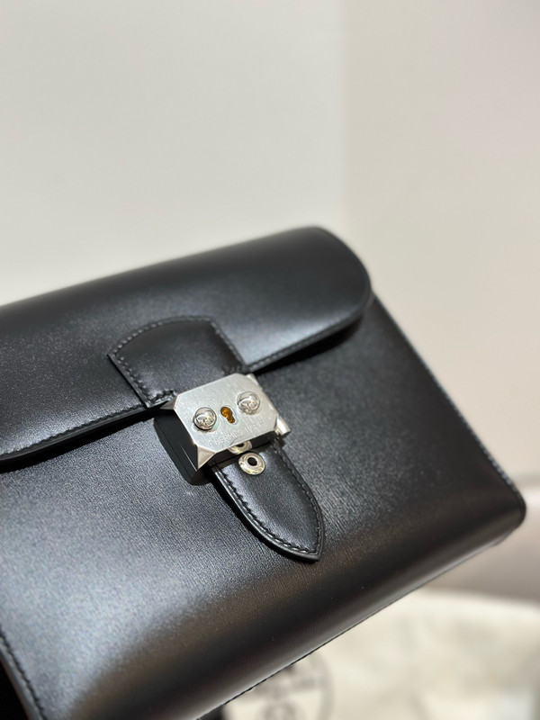 Hermes Sac a depeches 21 bag Black Box Leather