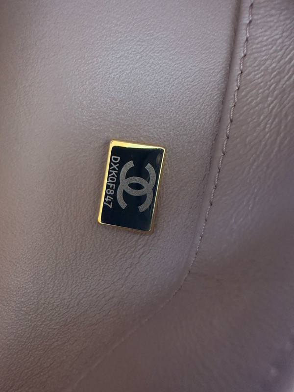 CHANEL FALL-WINTER 2024/25   SMALL FLAP BAG   Shearling Lambskin