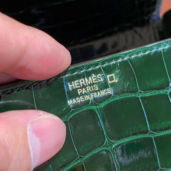 Hermès Shiny Emerald Alligator Cinhetic Box Bag