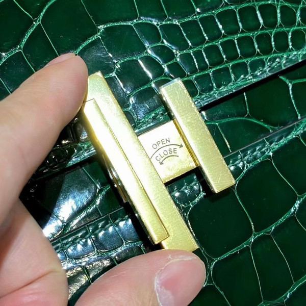 Hermès Shiny Emerald Alligator Cinhetic Box Bag