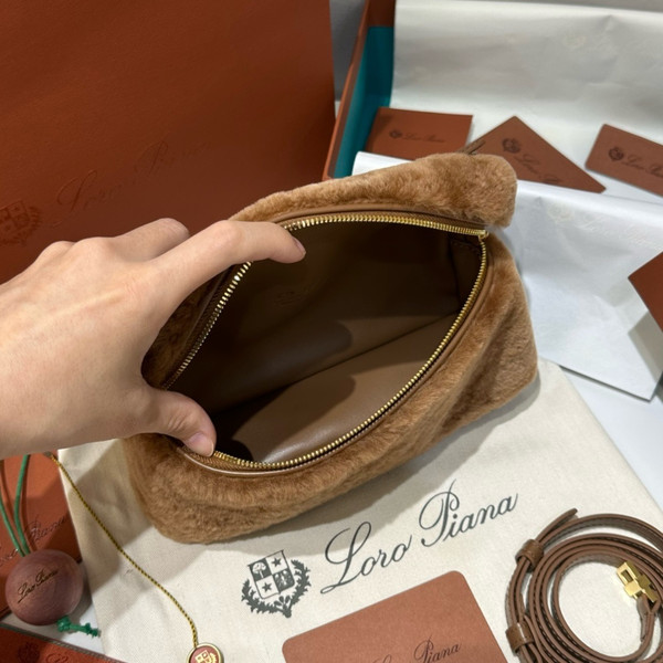 Loro Piana Extra Pocket L19  Ram Leather