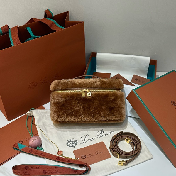 Loro Piana Extra Pocket L19  Ram Leather