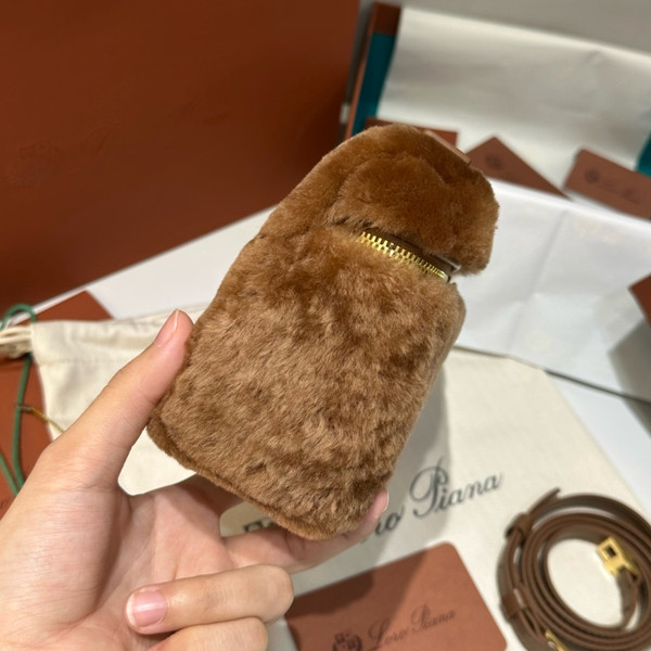 Loro Piana Extra Pocket L19  Ram Leather