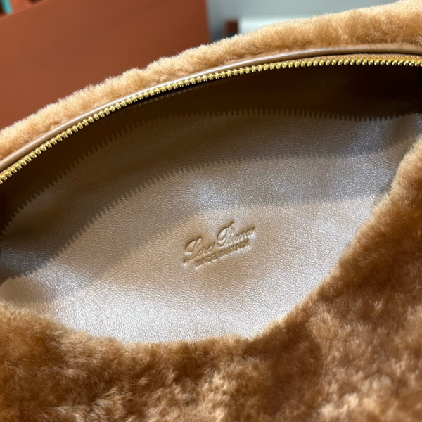 Loro Piana Extra Pocket L19  Ram Leather