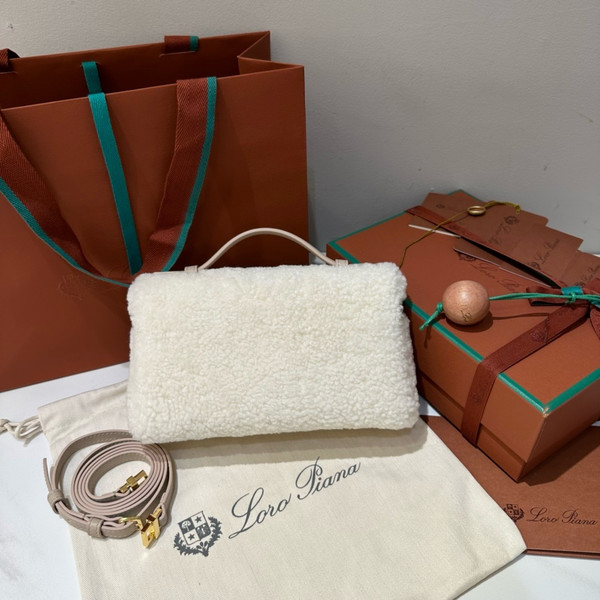 Loro Piana Extra Pocket L19  Ram Leather  White