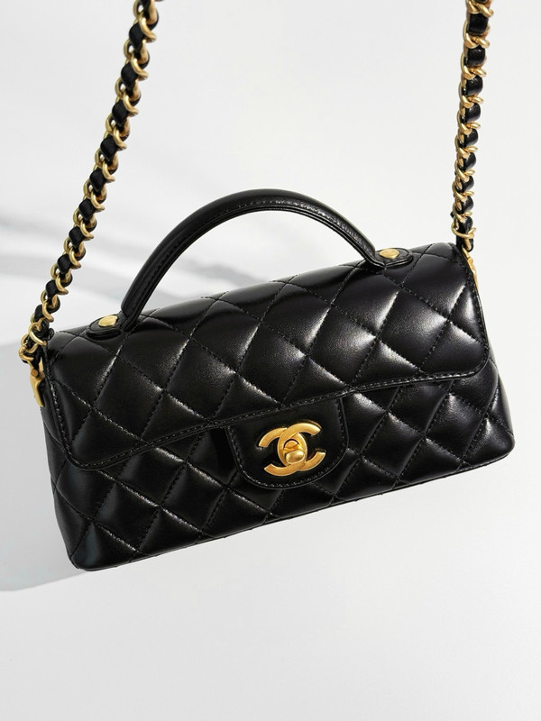 Chanel SPRING-SUMMER 2025 PRE-COLLECTION  BLACK MINI FLAP BAG WITH TOP HANDLE
