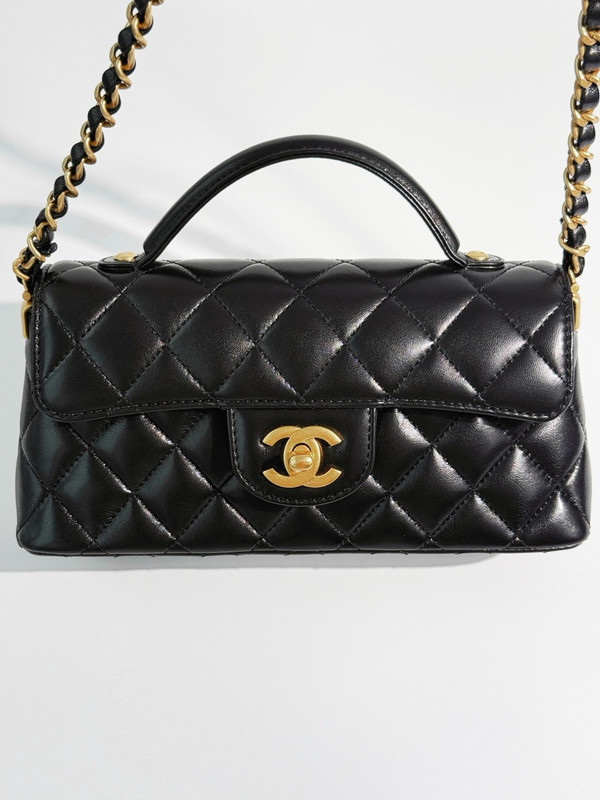 Chanel SPRING-SUMMER 2025 PRE-COLLECTION  BLACK MINI FLAP BAG WITH TOP HANDLE