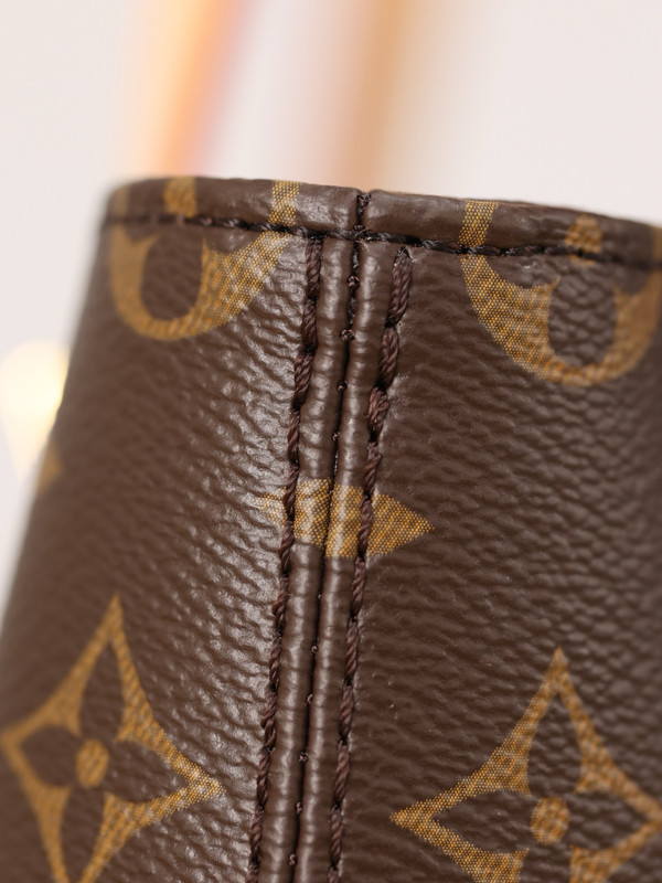 Louis Vuitton M12095 Piano