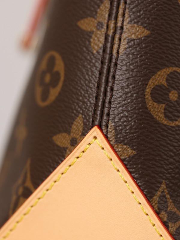Louis Vuitton M12095 Piano