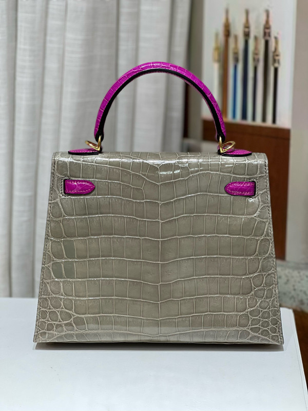 Hermes SPECIAL ORDER SHINY NILOTICUS CROCODILE KELLY 25 WITH GOLD HARDWARE