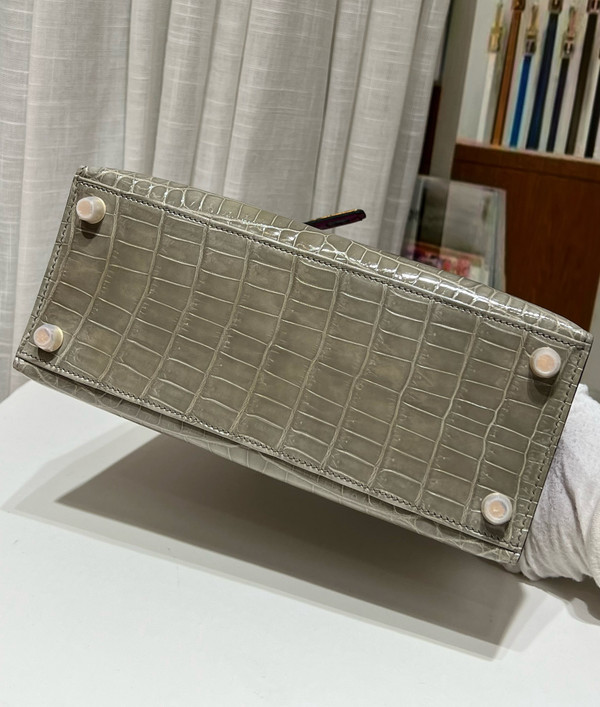 Hermes SPECIAL ORDER SHINY NILOTICUS CROCODILE KELLY 25 WITH GOLD HARDWARE