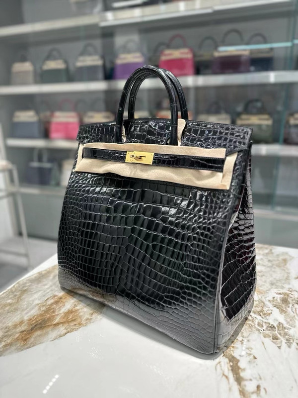 Hermès HAC BLACK POROSUS  crocodile Birkin 40 Gold Hardware