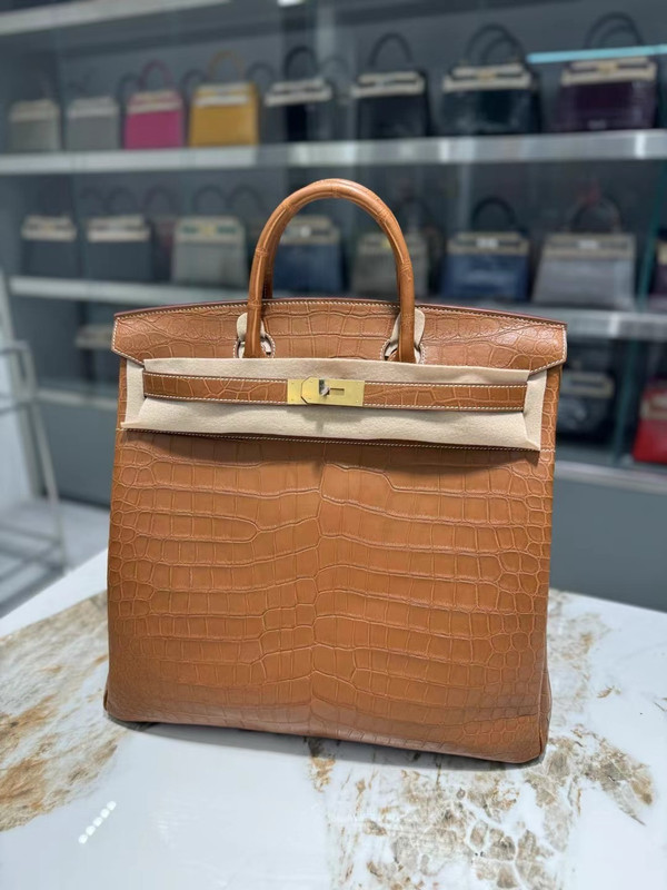 Hermès HAC GOLD POROSUS  crocodile Birkin 40 Gold Hardware