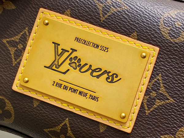 M12615 Bone Wearable Wallet