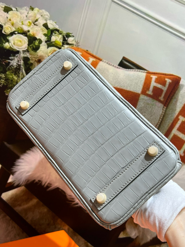 HERMES Gris Ciment Birkin 25 Matt Alligator Crocodile Skin Gold Hardware
