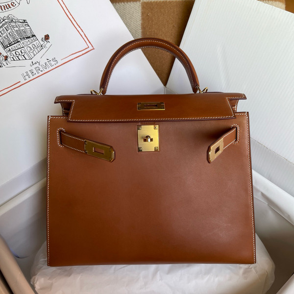 Hermès Barenia Gold  Sellier Kelly 28 Gold Hardware