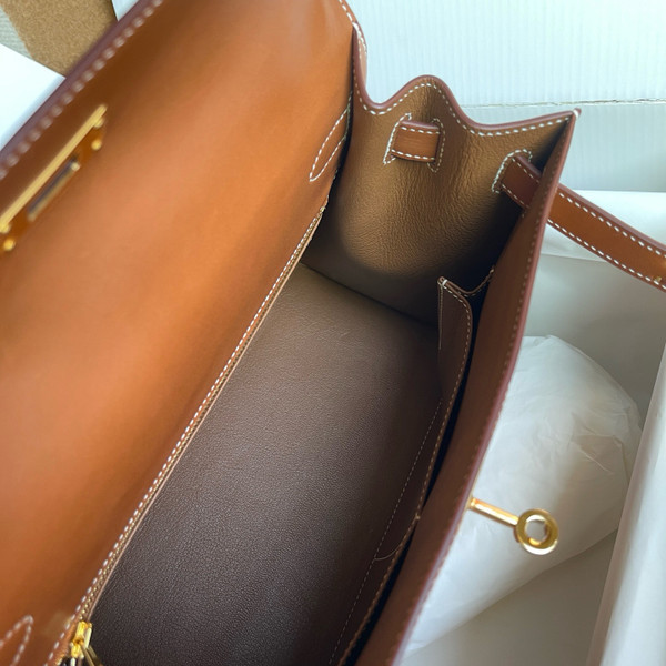 Hermès Barenia Gold  Sellier Kelly 28 Gold Hardware