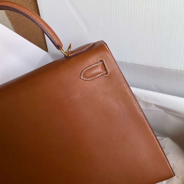 Hermès Barenia Gold  Sellier Kelly 28 Gold Hardware