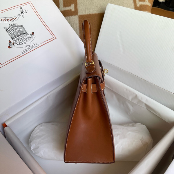 Hermès Barenia Gold  Sellier Kelly 28 Gold Hardware