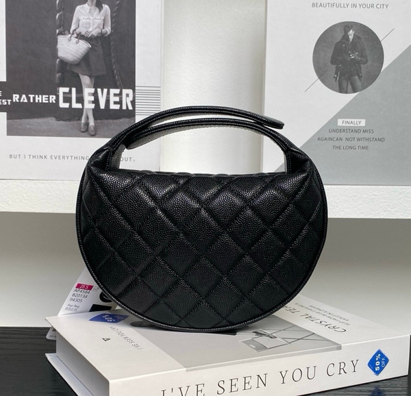 Chanel SPRING-SUMMER 2025   POUCH   Grained Calfskin, Imitation Pearl