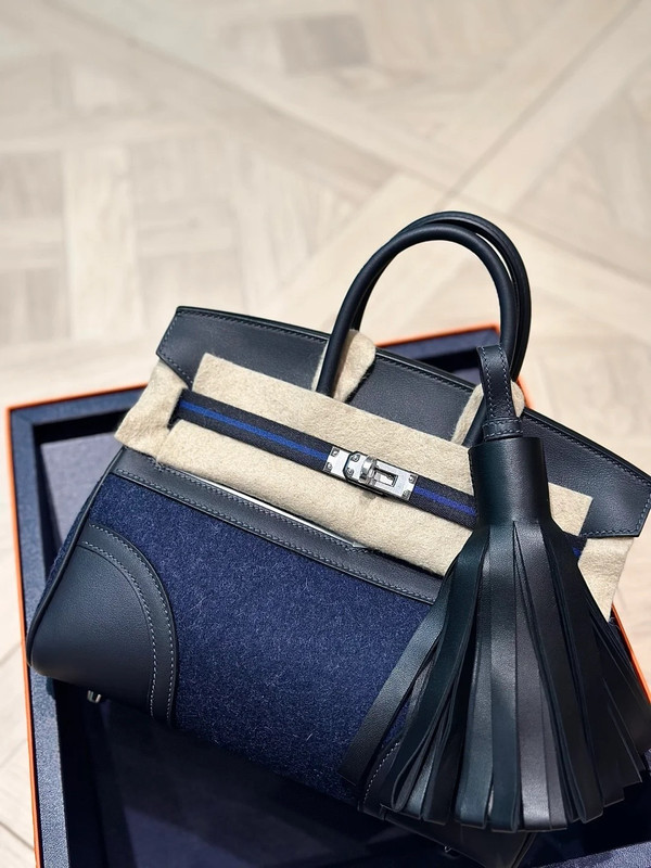 Hermès Go Team Birkin  25 cm Cabane/Bleu France/Bleu Nuit New White Swift/Feutre - A Rare Masterpiece of Athletic Elegance