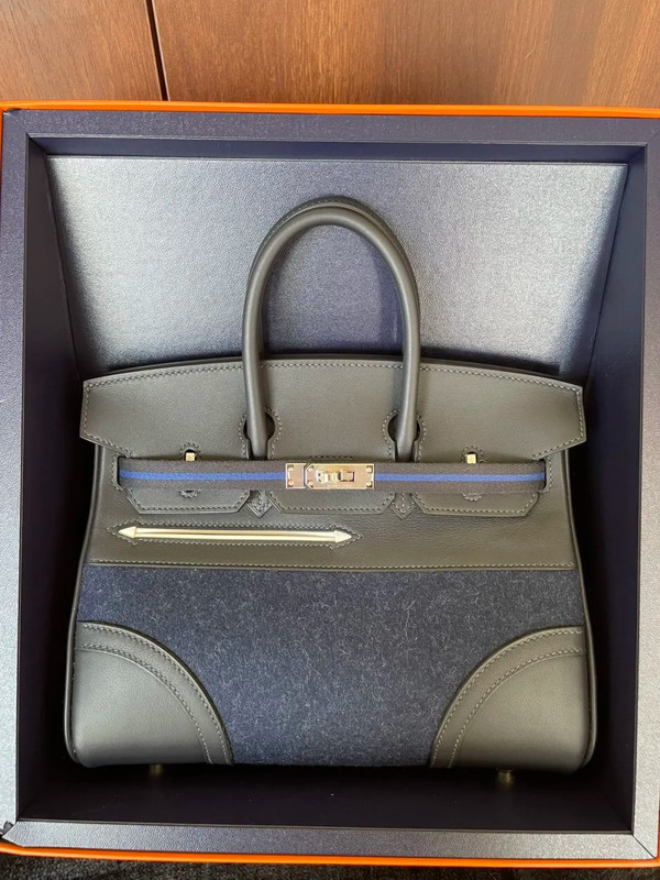 Hermès Go Team Birkin  25 cm Cabane/Bleu France/Bleu Nuit New White Swift/Feutre - A Rare Masterpiece of Athletic Elegance