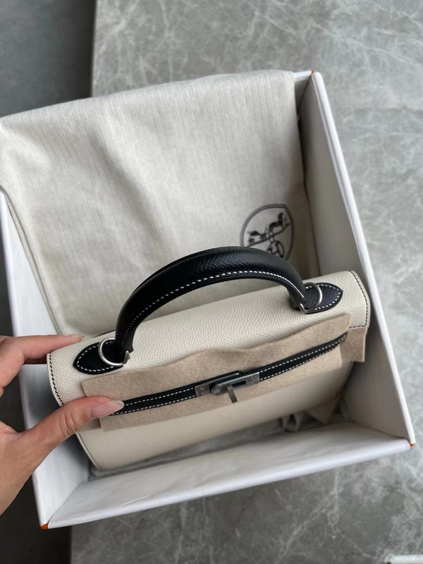 Hermes  Craie/ Black Kelly 25 cm Epsom Palladium  Hardware