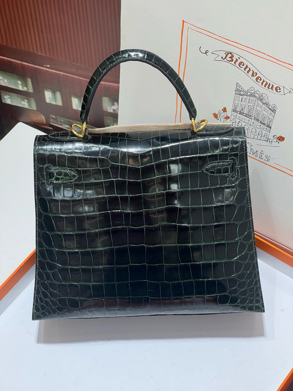 Hermès  Kelly 28 Emerald Niloticus Crocodile Gold Hardware