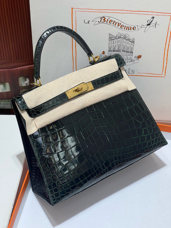 Hermès  Kelly 28 Emerald Niloticus Crocodile Gold Hardware