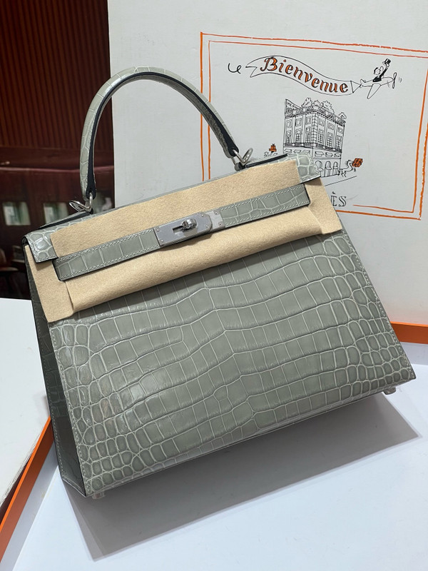 Hermès  Kelly 28 Gris Ciment Niloticus Crocodile Palladium Hardware
