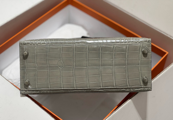 Hermès  Kelly 28 Gris Ciment Niloticus Crocodile Palladium Hardware