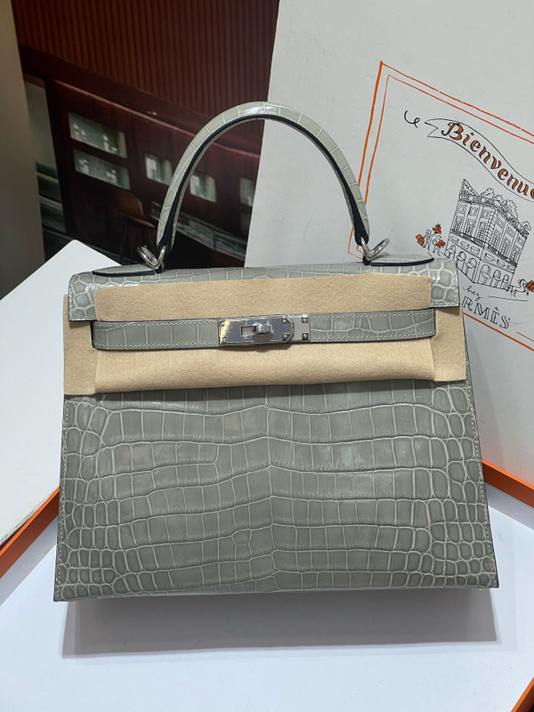 Hermès  Kelly 28 Gris Ciment Niloticus Crocodile Palladium Hardware