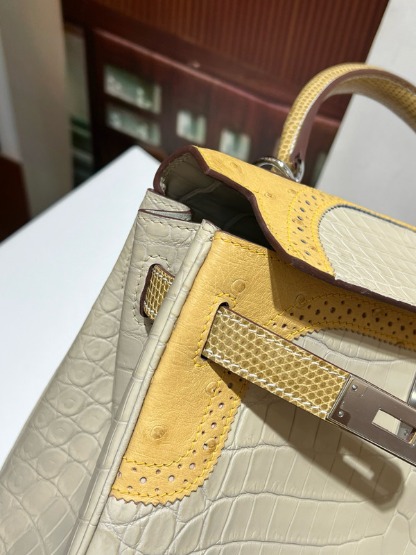 Hermes Special Order Horseshoe  Ghillie Kelly 32cm MATTE POUSSIÈRE Niloticus Crocodile, TABAC CAMEL OSTRICH & SÉSAME LIZARD  Palladium Hardware