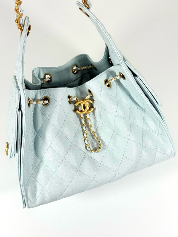 Chanel SPRING-SUMMER 2025   CHANEL 25 SMALL HANDBAG LIGHT BLUE