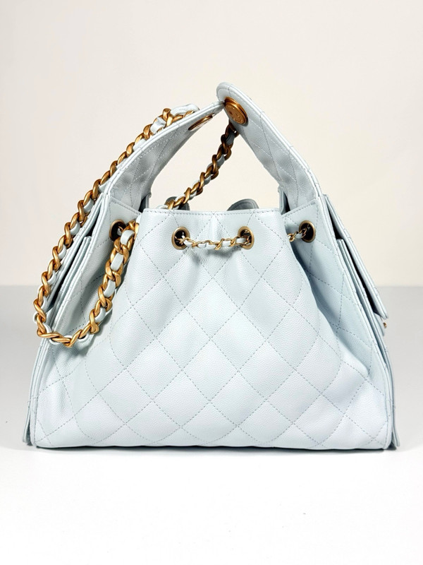 Chanel SPRING-SUMMER 2025   CHANEL 25 SMALL HANDBAG LIGHT BLUE