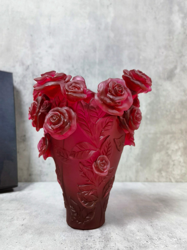 Daum Rose Passion Vase in Red with White Flower 375 ex