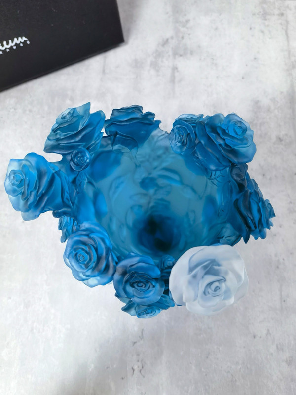 Daum Rose Passion Vase in Blue with White Flower 375 ex