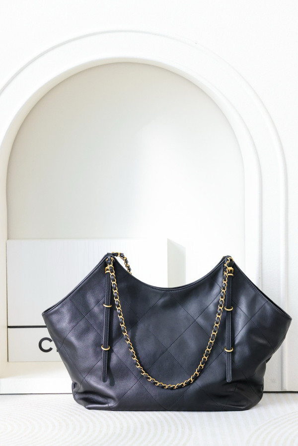 Chanel SS25 MAXI SHOPPING BAG