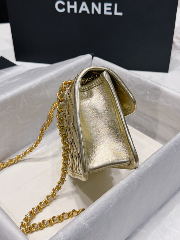 CHANEL SPRING-SUMMER 2025   MINI FLAP BAG   Metallized Braided Calfskin & Gold-Tone Metal  Gold