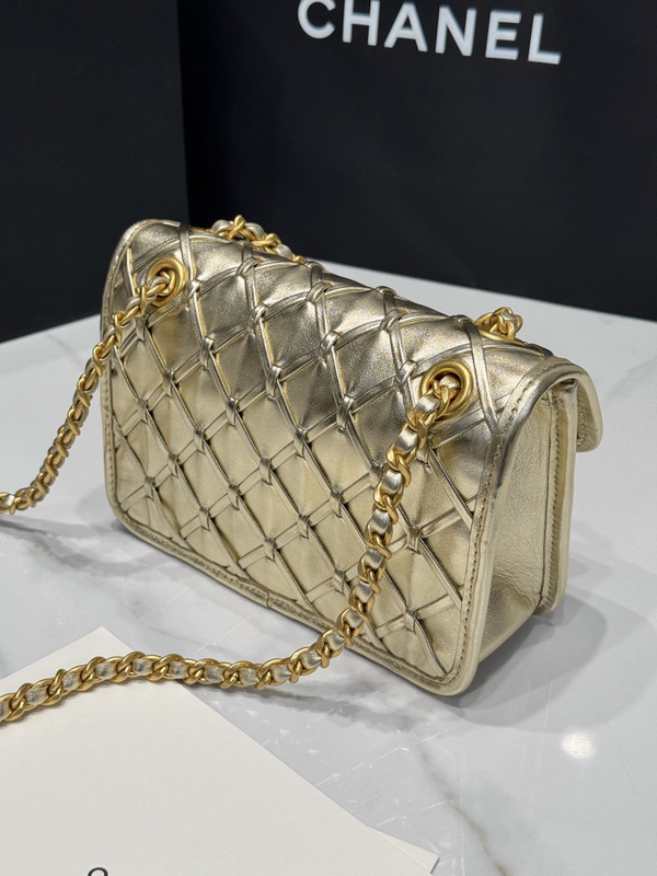 CHANEL SPRING-SUMMER 2025   MINI FLAP BAG   Metallized Braided Calfskin & Gold-Tone Metal  Gold