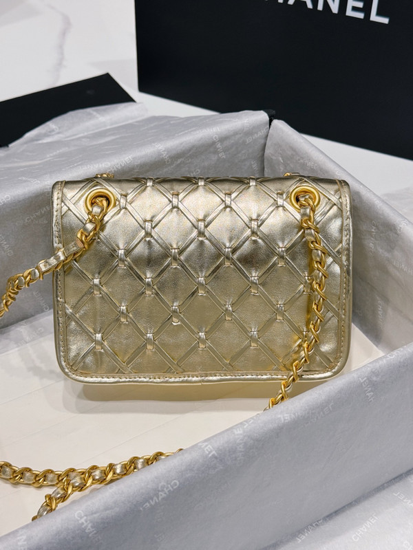 CHANEL SPRING-SUMMER 2025   MINI FLAP BAG   Metallized Braided Calfskin & Gold-Tone Metal  Gold