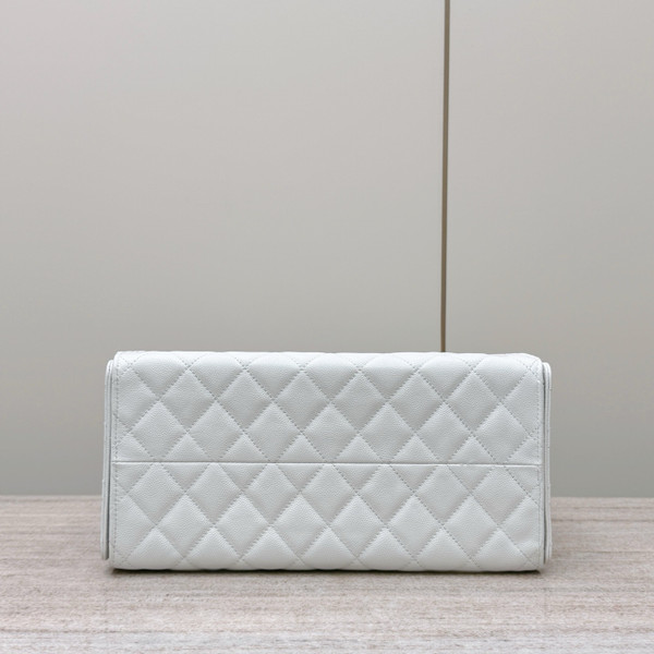 CHANEL SPRING-SUMMER 2025   CHANEL 25  WHITE MEDIUM HANDBAG