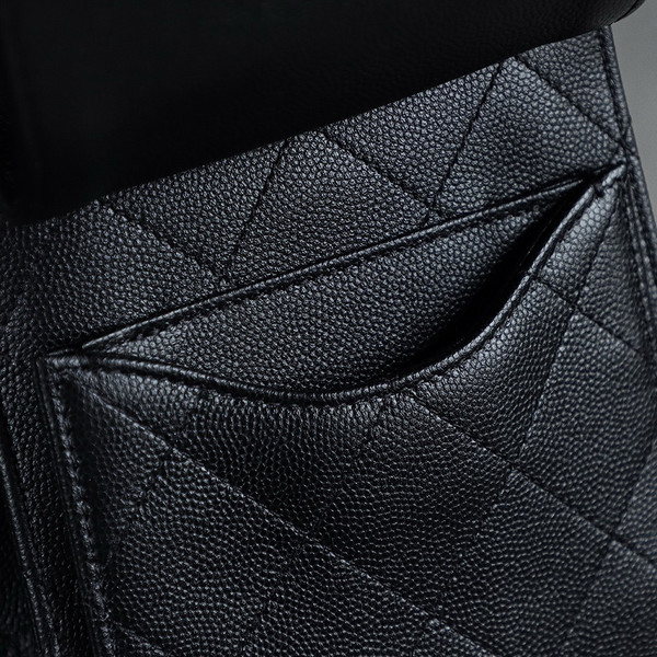 Chanel SPRING-SUMMER 2025 CHANEL 25 SMALL HANDBAG BLACK