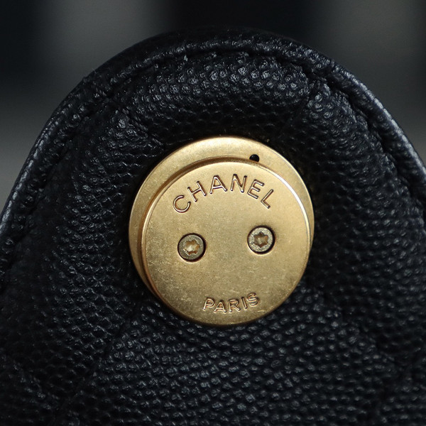 Chanel SPRING-SUMMER 2025 CHANEL 25 SMALL HANDBAG BLACK