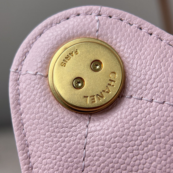 Chanel SPRING-SUMMER 2025   CHANEL 25 SMALL HANDBAG LIGHT PINK